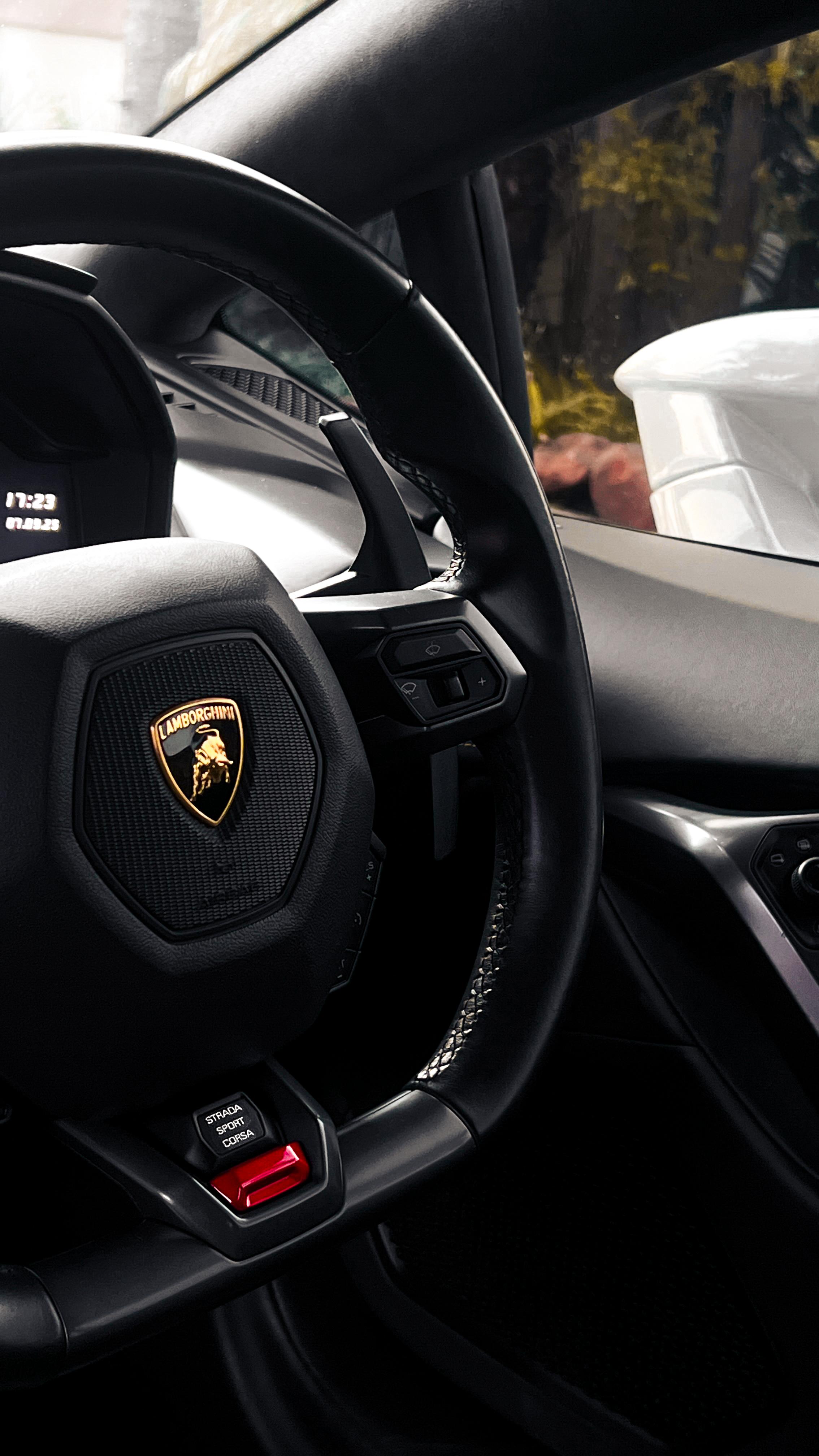 Lamborghini Huracan Side